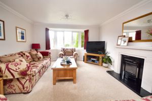 Lounge- click for photo gallery